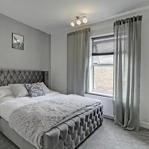 Spring Hall's House Apartment York