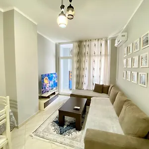  Appartamento Pleasing Place With Free Parking On Site In Komuna E Parisit
